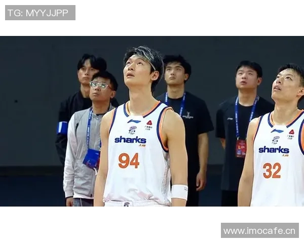 上海男篮兵强马壮王哲林张镇麟洛夫顿古德温弗格领衔全力冲击新赛季 上海男篮兵强马壮王哲林张镇麟洛夫顿古德温弗格领衔全力冲击新赛季