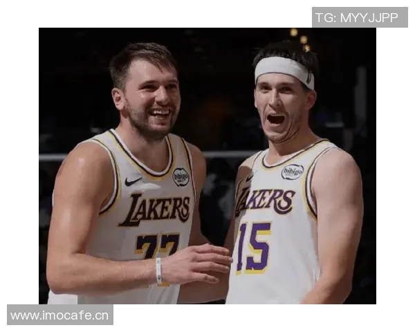 雷迪克称东契奇与里夫斯表现出色令黄蜂防守面临巨大压力