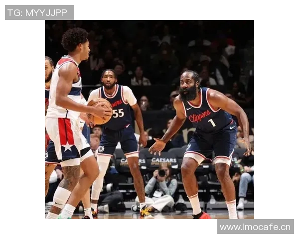 哈登主场揭幕战狂砍三十分七篮板七助攻感受无与伦比的激情与荣耀