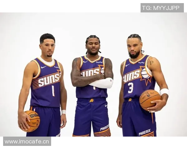 布克称赞格林阿伦为进攻核心我们始终保持下一个顶上来的心态 布克称赞格林阿伦为进攻核心我们始终保持下一个顶上来的心态