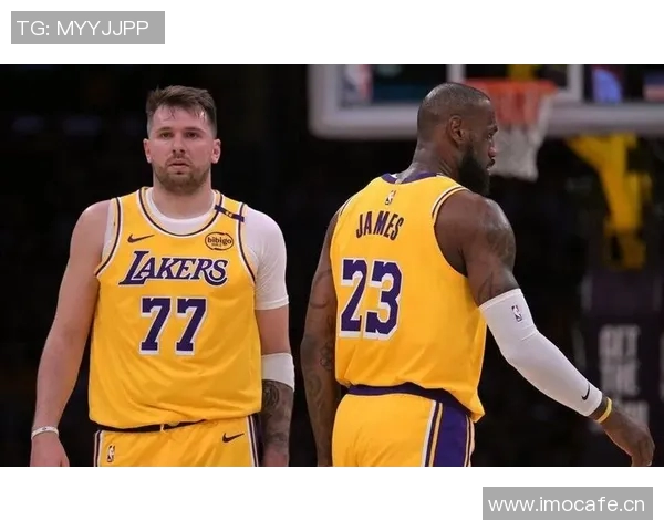 雷迪克盛赞詹姆斯与东契奇期待他们尽快回归赛场的影响力与重要性